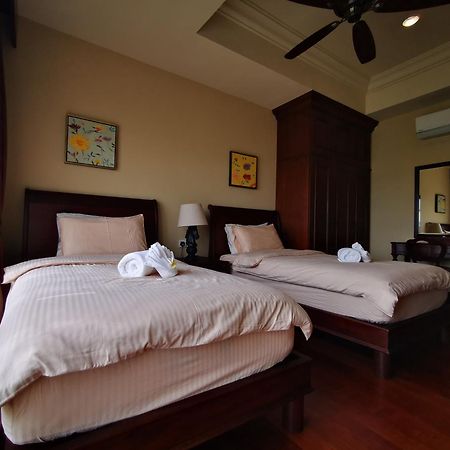 Casa Del Rio Residences Малакка Экстерьер фото